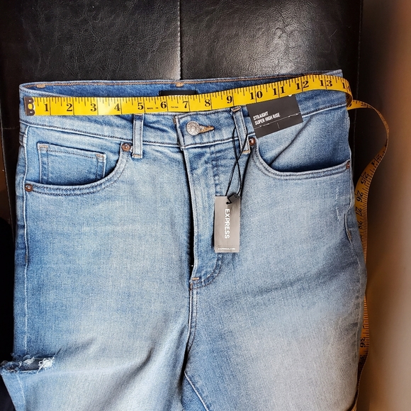 Express Super High Waisted Faded Raw Hem Straight - Picture 11 of 13